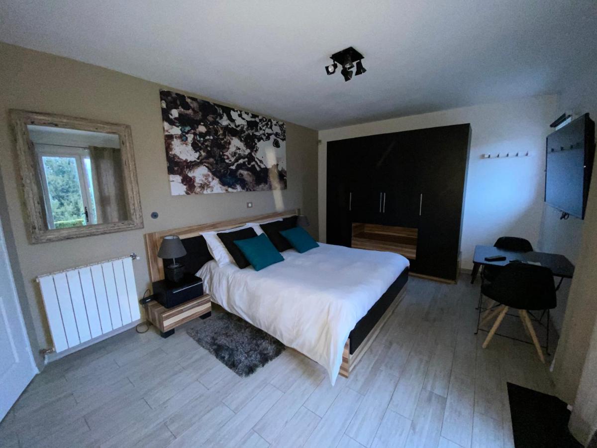 Bed and Breakfast Le Jardin De Celina Valensole Zewnętrze zdjęcie